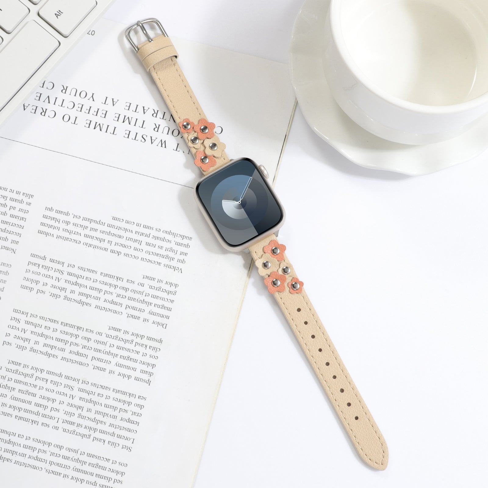 For Apple Watch Series 9 8 7 41mm / 6 5 4 SE (2022) SE (2023) SE 40mm / 3 2 1 38mm PU Watch Strap with Flower Rivets - Apricot For Apple Watch Series 9 8 7 41mm / 6 5 4 SE (2022) SE (2023) SE 40mm / 3 2 1 38mm PU Watch Strap with Flower Rivets - Apricot